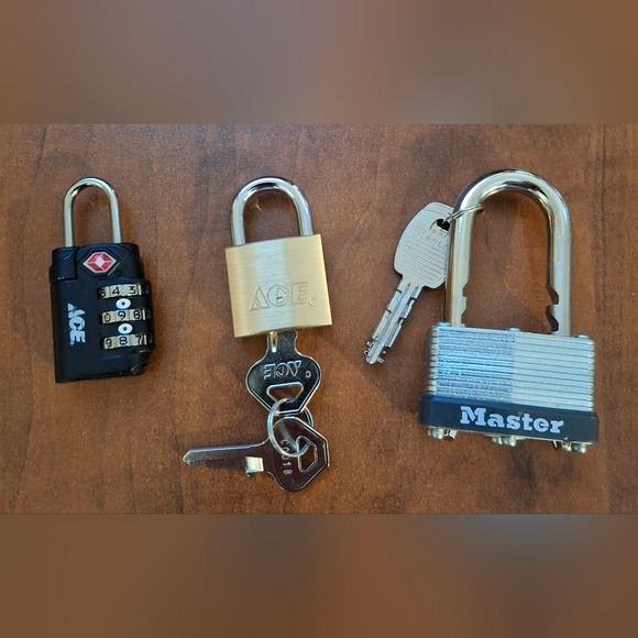 Padlock Bundle 2 Keyed 1 Combo Ace Brand & Master Lock - Picture 1 of 5